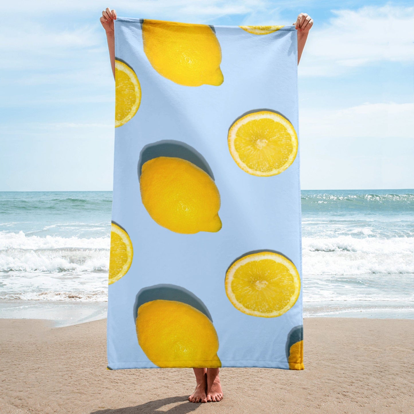 Towel with repeating pattern of whole and sliced lemons - Collections by Moke 97433436
