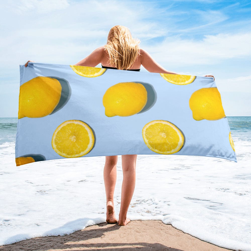 Towel with repeating pattern of whole and sliced lemons - Collections by Moke 59518357